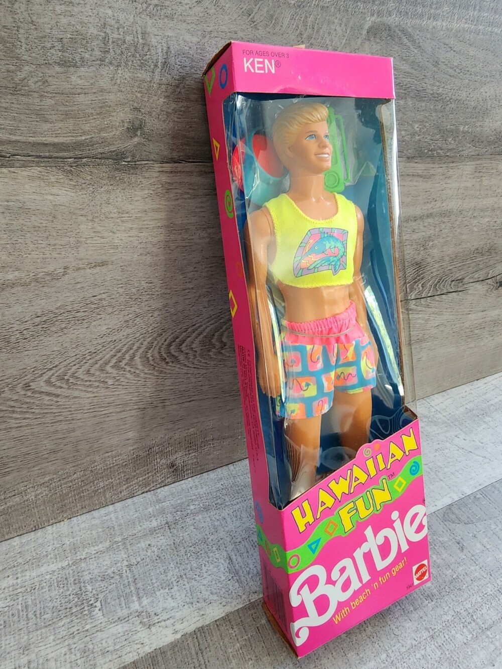 Mattel Barbie Hawaiian Fun Ken Doll with Beach 'n Fun Gear 1990 5941 New!